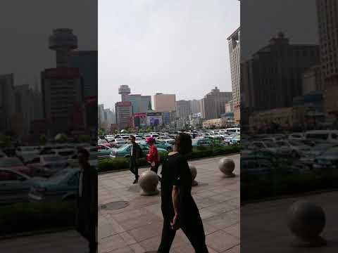 Perto da estação em Dalian, China