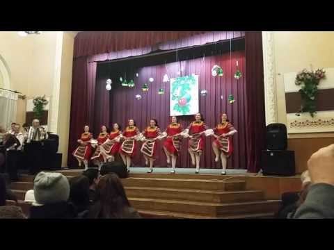 Dans bulgăresc. Ansamblul de dansuri ”Struguraș” Universitatea de Stat din Moldova.