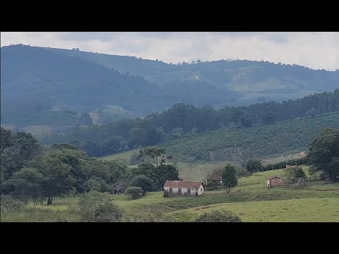 A casinha e a serra de Nova Resende MG 