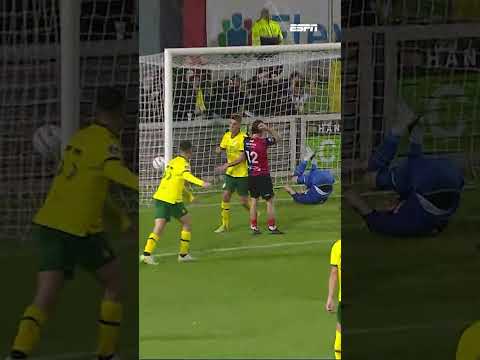 Een pijnlijke fout van de keeper van De Treffers 😬