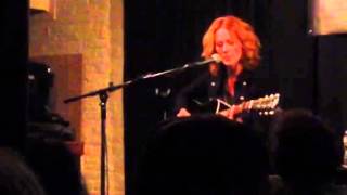 Allison Moorer - A Soft Place to Fall