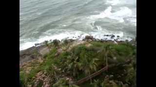 preview picture of video 'Beach view from Kovalam lighthouse'