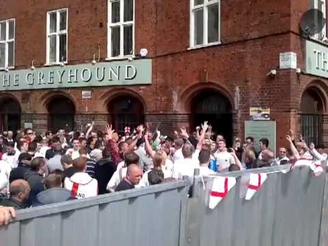 Racing Casuals between the English Fans...