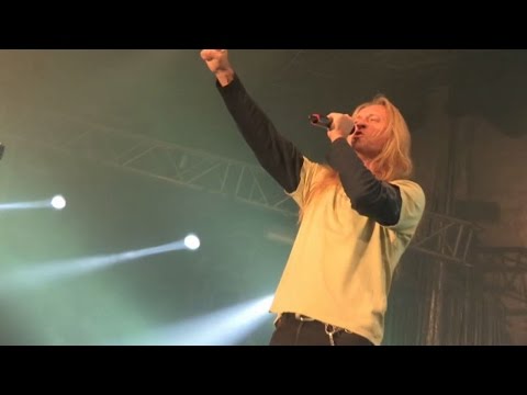 Škwor & Kamil Střihavka - Sraž nás na kolena (15 let Incheba Arena Praha)