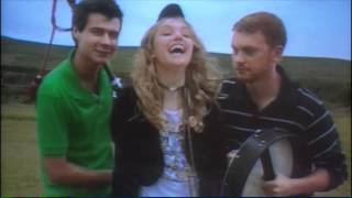 Extrait (VO): Cassie's dance on the video