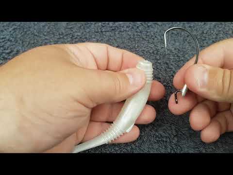 HOW TO RIG A SOFT PLASTIC WEEDLESS!!