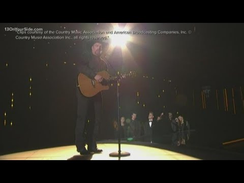 The Chat: Garth Brooks performing in Detroit