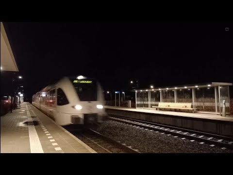 Rode GTW raast met 120 km/h door Zuidhorn, als RE1 Leeuwarden! // GTW rushby at 75 mph, 8-1-2022!