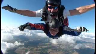 preview picture of video 'Stu's Sky Dive 2nd September 2012'
