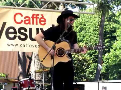 Aged Teen live: Personal Jesus (Depeche Mode, Johnny Cash acoustic cover)