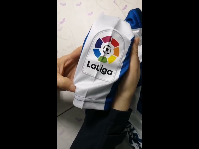 Vídeo relacionado con RCD Espanyol Camiseta Oficial Infantil 19/20, Unisex, Azul/Blanca, 2 Años