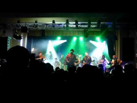 Divoke Bill - Obejmi stromy (KD Čelákovice)