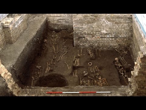 Mass grave unearthed under univeristy