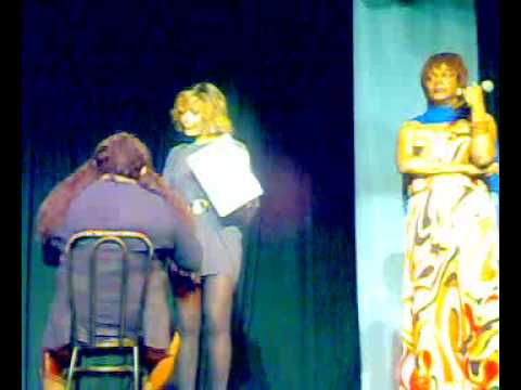 Silvetty e Michelle Summer em uma brincadeira com Thalia Bombinha -