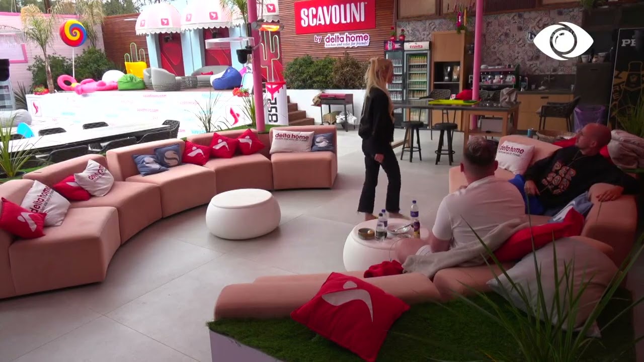 Ndihem më bosh se kurrë/ Kristi bisedon me Ronaldon