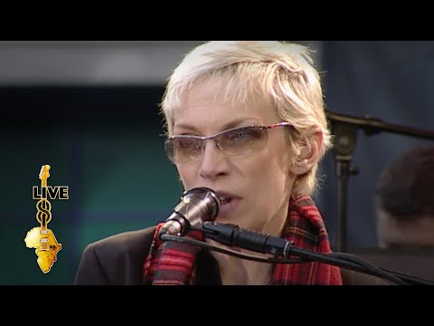 Annie Lennox - Sisters Are Doin' It For Themselves (Live 8 2005)