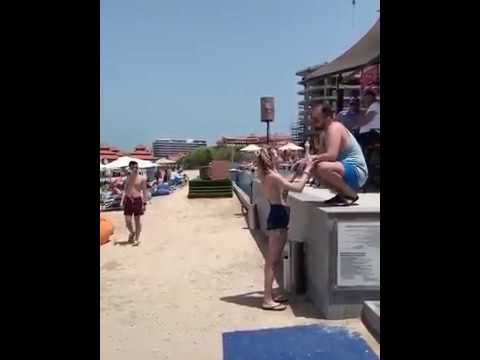 Друг всегда поможет удивить девушку