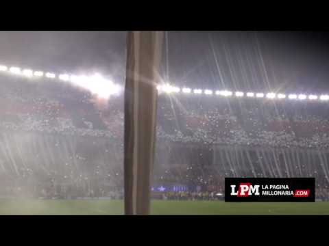 "El recibimiento desde LPM" Barra: Los Borrachos del Tablón &bull; Club: River Plate