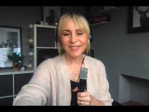 Mandy Barry Manilow cover Sarah Collins