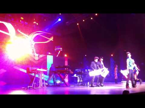 Match Moenia y Sentidos Opuestos - No importa que el Sol se Muera (Auditorio Nacional 2013)