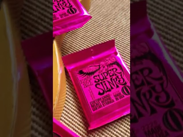 Vídeo relacionado con Ernie Ball 2223 - Juego de cuerdas para guitarras eléctricas, Super (9-42), 1 paquete