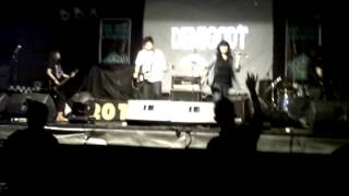 DEMIGODT - Surat cinta (cover) & paramore - pressure (cover)