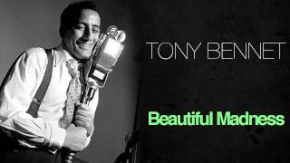 Kadr z teledysku Beautiful Madness tekst piosenki Tony Bennett