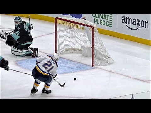 Tyler Bozak With The Shorthanded Goal Makes it 1-0 St Louis