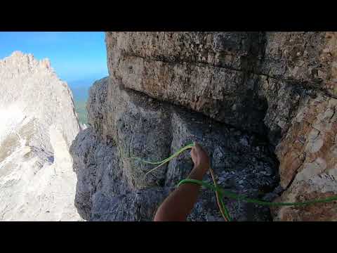 Arrampicata emozionante sulle Torri del Vajolet: viaggio nella bellezza delle Dolomiti #climbing