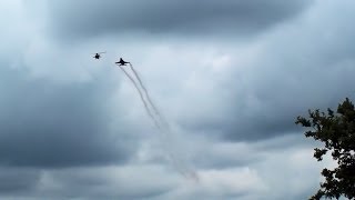 preview picture of video 'F-16 meets  Apache helicopter @ Gilze-Rijen'