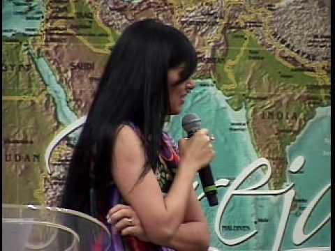 Fernanda Brum na Lagoinha - Fala como surgiu a canção "Consagração" da Aline Barros - 3ª Parte