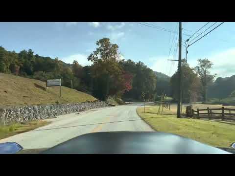 302ci V8 1975 Ford Bronco Half-Cab Pickup