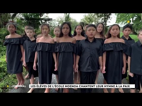 L'hymne à la paix des élèves de l'école Moenoa de Tiarei