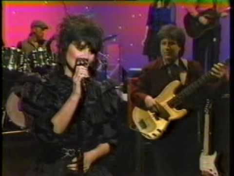 Linda Ronstadt BLUE BAYOU '83 (1/4)