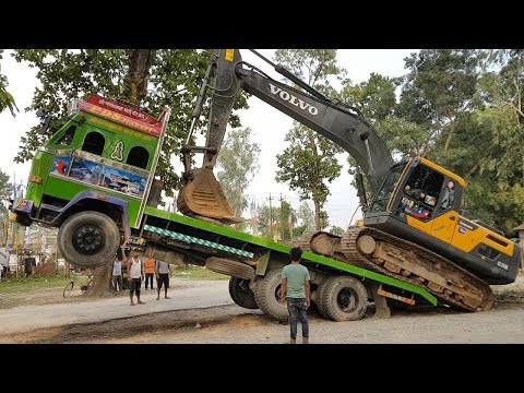  Volvo Excavator Uploading in Truck By super drivering  
