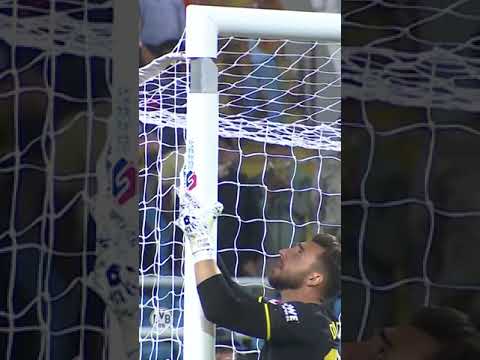 Lotka ist zu stark für den Torpfosten 😤