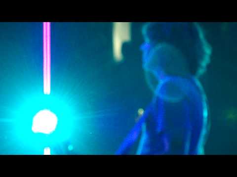 Pearl Jam 10.31.09 Spectrum Philly 4 - Halloween - Stone Cam Life Wasted