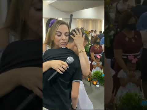 Crianças sendo Batizadas com O Espírito Santo (Pois Teu Nome é Santo - Cristina Mel e Paul Wilbur)