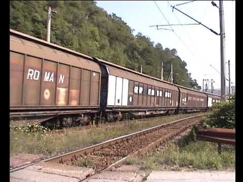 GFR cu cisterne trece prin Subcetate spre Petrosani (GFR tanker train).avi