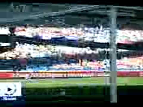 Empleado de la FIFA con el estomago destrozado
