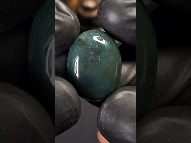 حجر عقيق طحلبي طبيعي