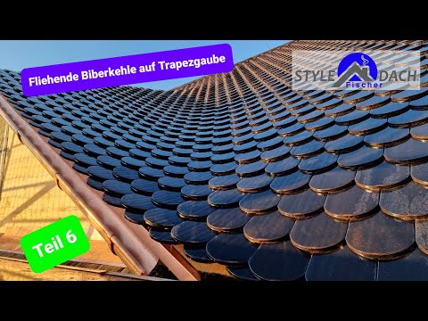 Linke fliehende Biberschwanzkehle an Trapezgaube - Teil 6 - Biberschwanzdach in Leisnig