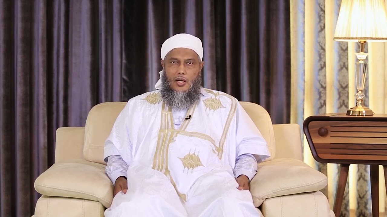 من افتقر من أهل الحل والعقد فلأهل بيت مال المسلمين أن يخرجوا لهم خراجا