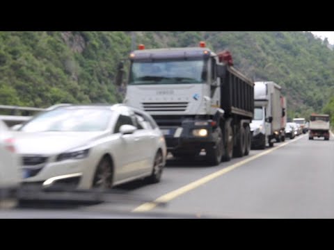 Ventimiglia, file per i controlli: I lavoratori frontalieri: "Peggio di quando c'era la dogana"