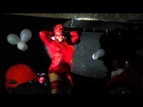 Mikaela Pitt na Raimbow.