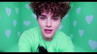 Video zu 'Breaking My Heart' ansehen