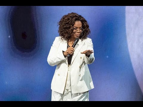 Oprah Winfrey Falls Flat On Stage AtEvent & Stedman Races To Help Her Up