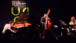 Aaron Goldberg  Trio - "Isn't She Lovely" @ musig-im-ochsen, Muri