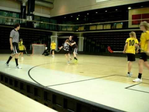 Helenia tekee maalin Indiansia vastaan