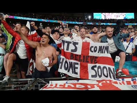 (18+)England fans forcing their way into Wembley Stadium | EURO 2020 final
